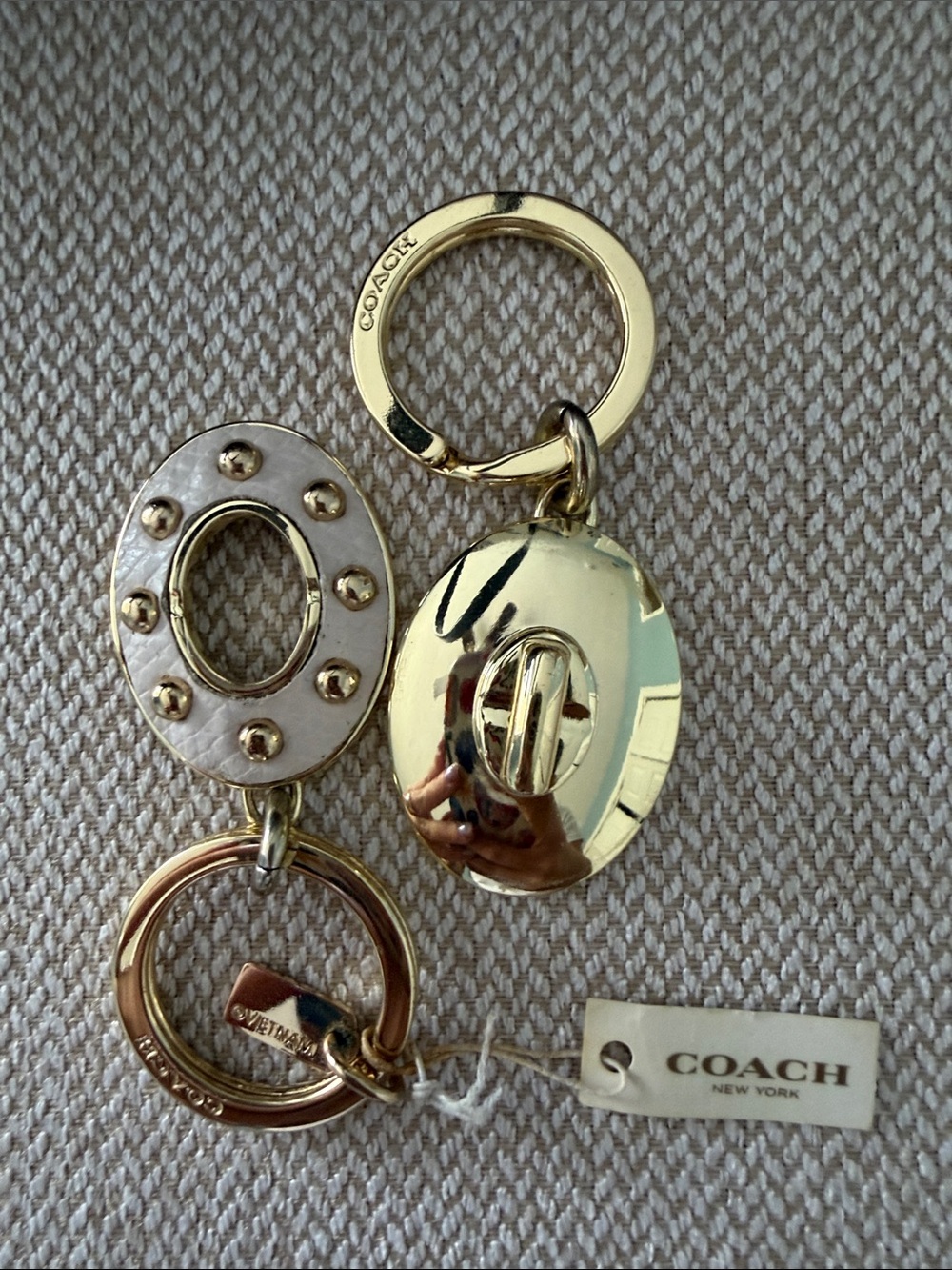 Coach Gold and White Turnlock Oval Valet Key - Picture 3 of 4